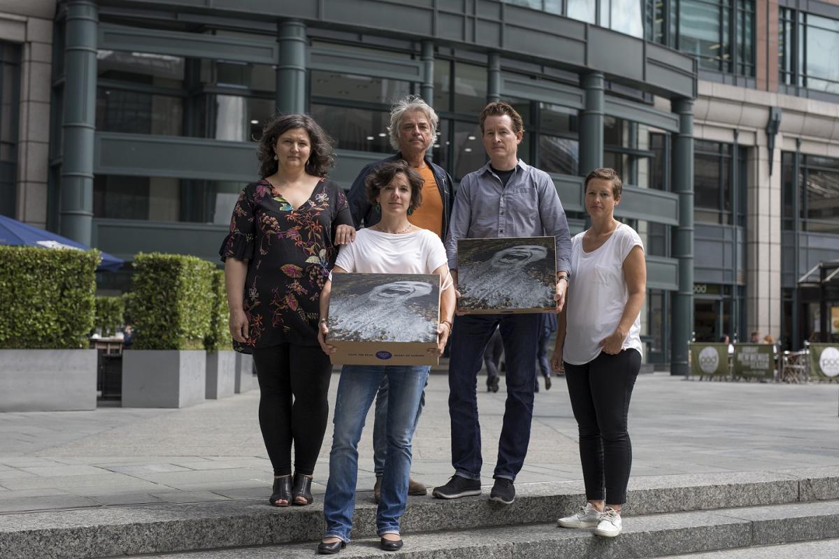 Representatives of the Save the Blue Heart of Europe campaign in front of the EBRD headquarters in London. In their hands: 120.000 signatures. © Jason Alden, Patagonia