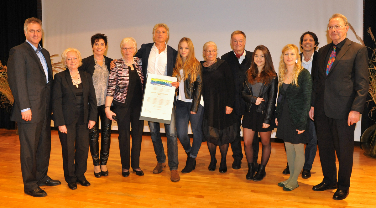 Ulrich Eichelmann with family and friends. Photo: Klaus Schädler