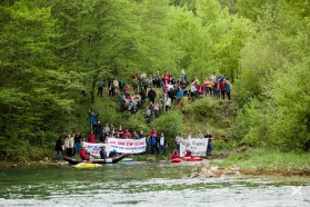 DAY 8 - Save the Sana – stop KELAG: under this slogan,  about 200 people protested at the Sana in Bosnia and Herzegovina today