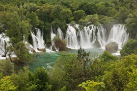 Die Kravica-Wasserfälle in Bosnien&Herzegowina, gespeist vom Fluss Trebižat, ein Nebenfluss der Neretva.