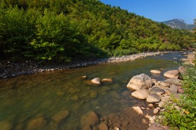 Fluss Shkumbin in Albanien.